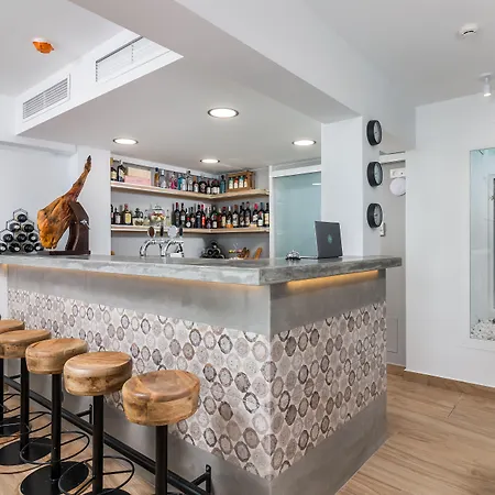 Отель Linda Boutique 4*